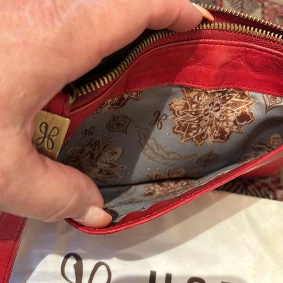 HOBO Wristlet red w/ dust bag - Picture 5 of 6